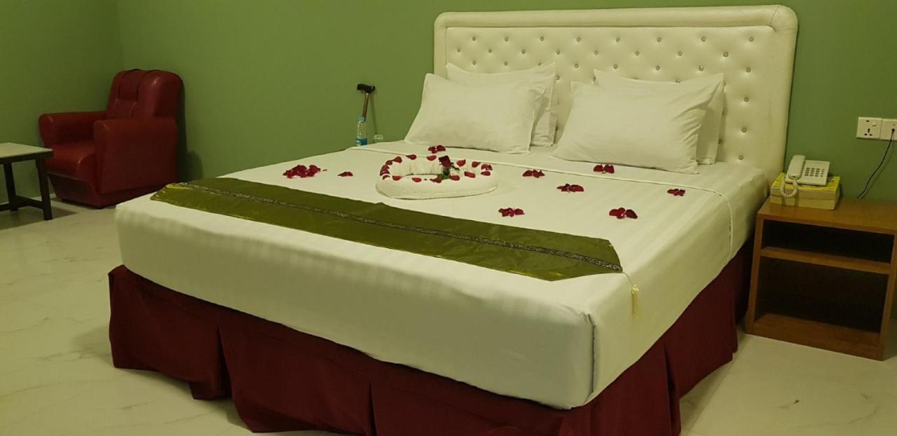 Supreme Hotel Yangon Eksteriør bilde